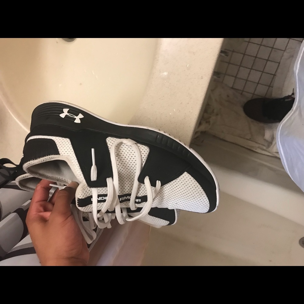 Under Armour shoes RARE - Picture 4 of 5